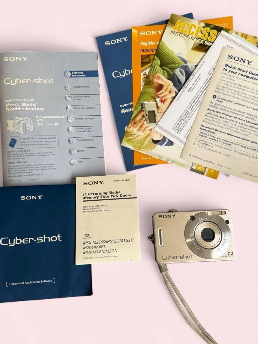 Sony Cyber-shot DSC-W70 7.2MP Digital Camera Silver No Battery Charger / SD Card